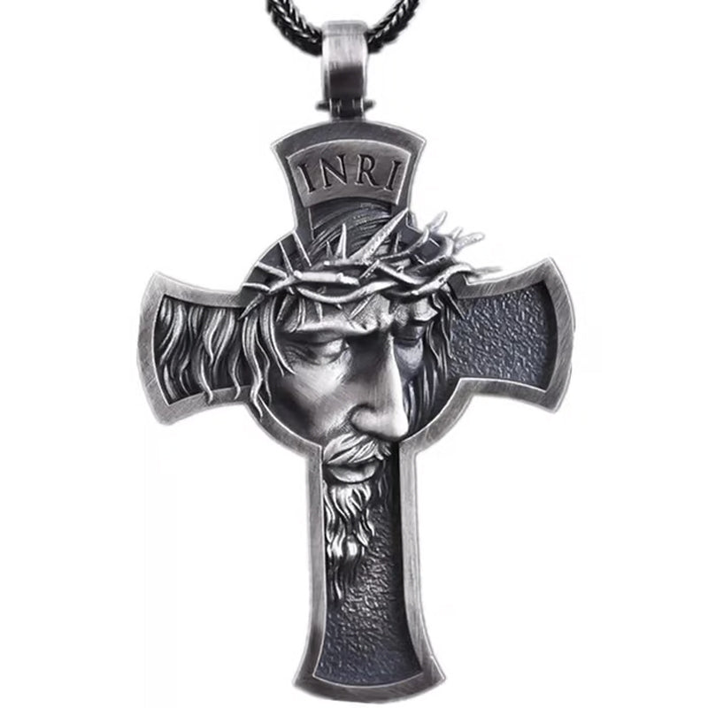 Collar con cruz cristiana